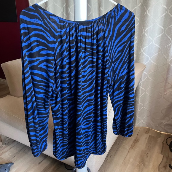 Michael Kors Bold Bengal Print Peasant Top - Picture 4 of 5